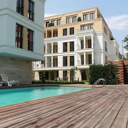 Appartement In Evargreen Complex With Terrace *