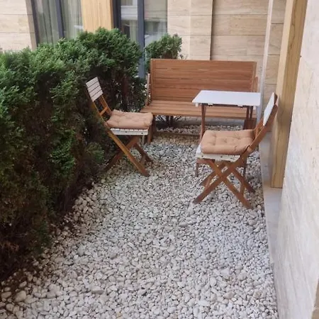 In Evargreen Complex With Terrace Βάρνα