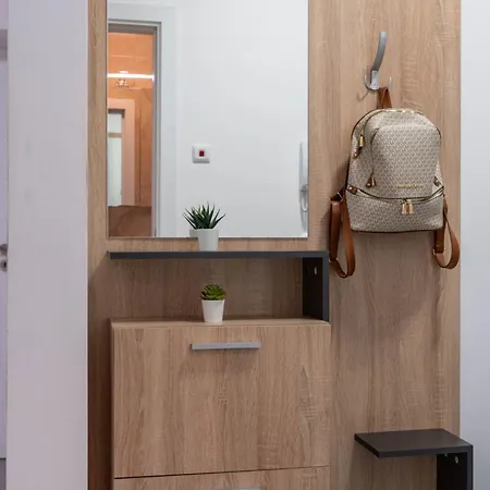 In Evargreen Complex With Terrace Βάρνα