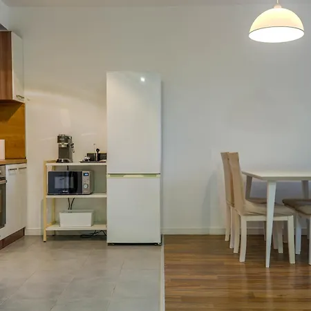 In Evargreen Complex With Terrace Βάρνα